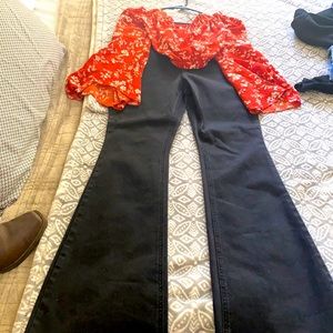 Flared jean and flower top